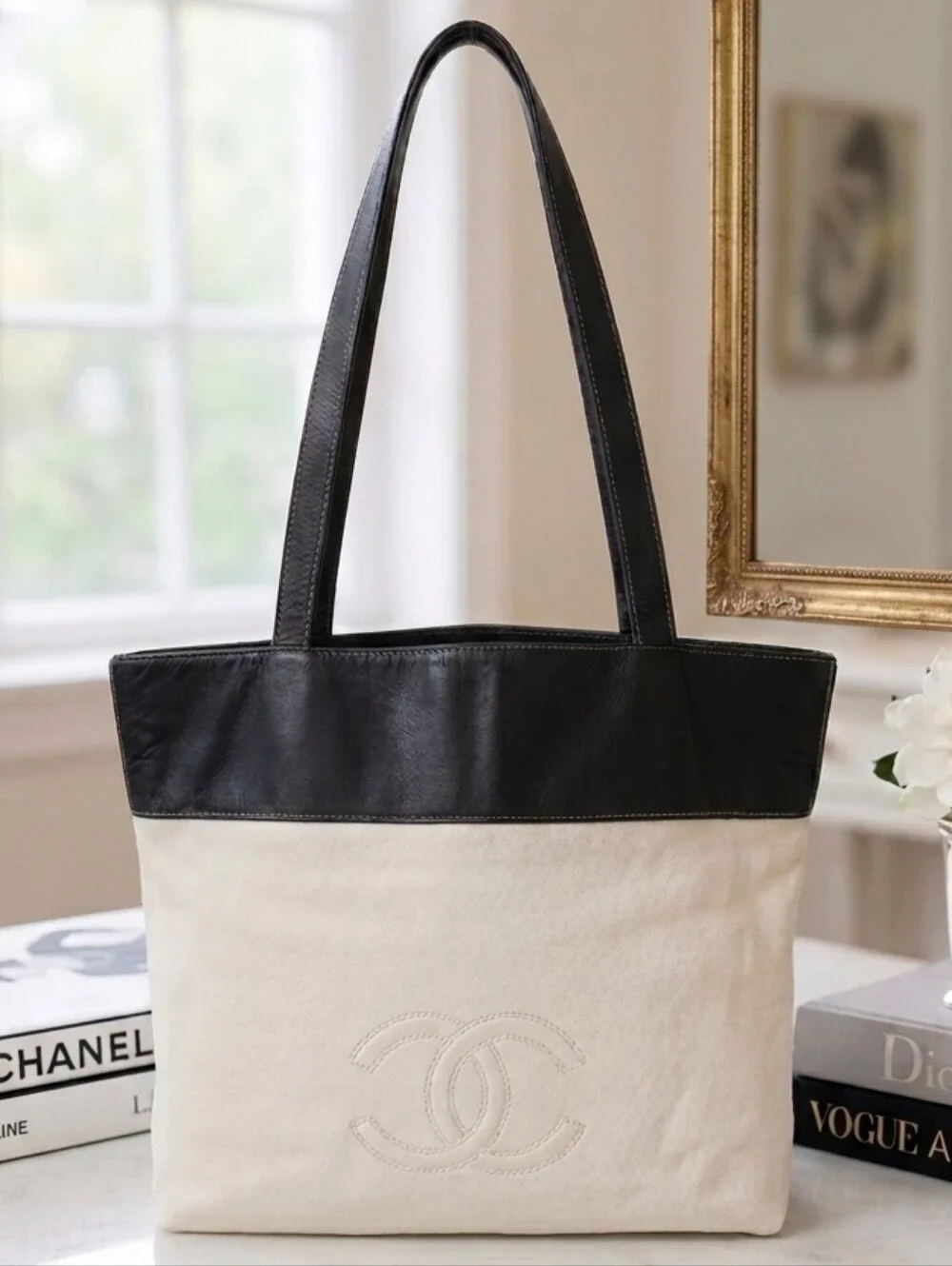 Chanel Vintage  Black & White Lambskin CC Shopper Tote 1997-1999 ✨️💕
